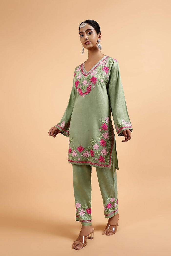 Bhavya in Kashmiri Aari Embroidered Kurta Set with Straight Pants - Green