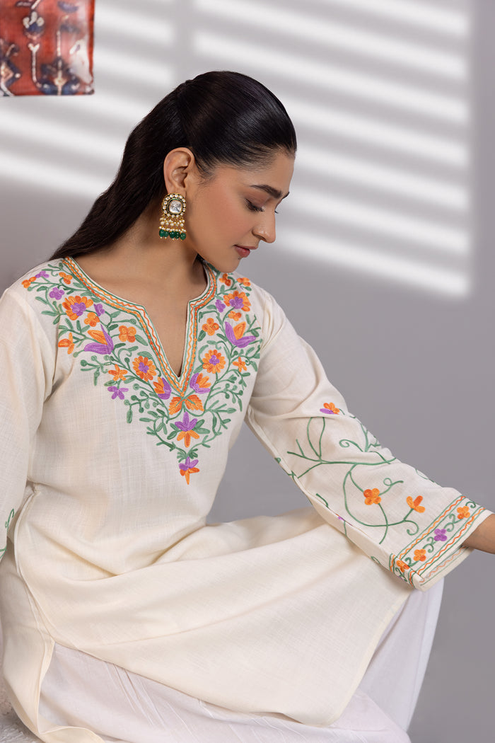 Cotton Kurta in Kashmiri Aari - White