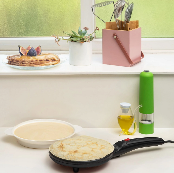 Electric Crepe Maker with Auto Power Off, 8 Inch Portable Crepe Maker & Non-Stick Dipping Plate
