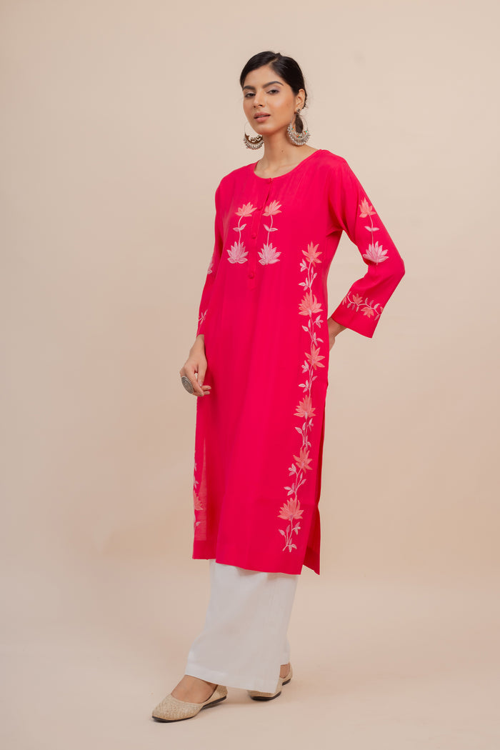 Falak Kashmiri Long Kurta In Pink Muslin With Aari