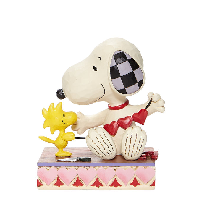 Jim Shore Peanuts - Snoopy with Hearts Garland Figurine 6007937