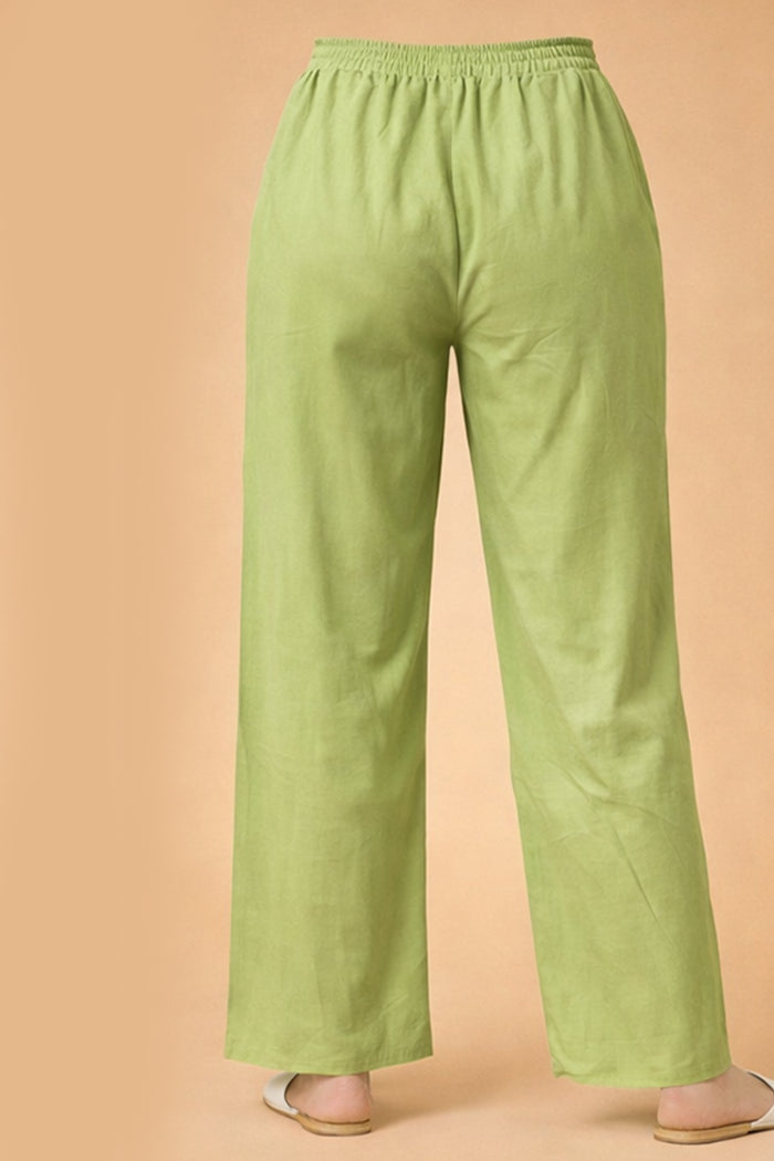 Pista Green Straight - Fit Bottoms
