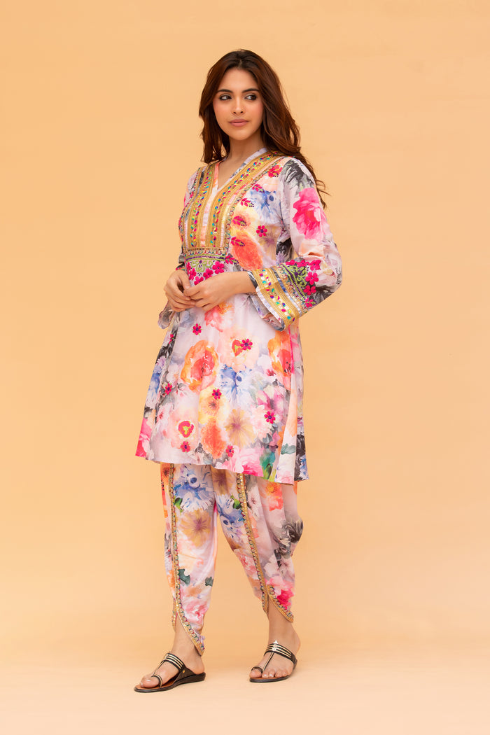 Saba Chikankari Kurta Set in Muslin Silk - Floral creme