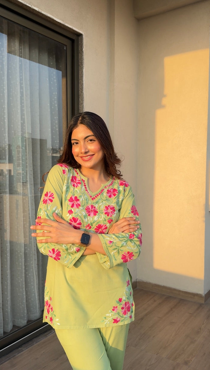 Taniya In Chikankari Embroidered Kurta in Rayon – Pista Green