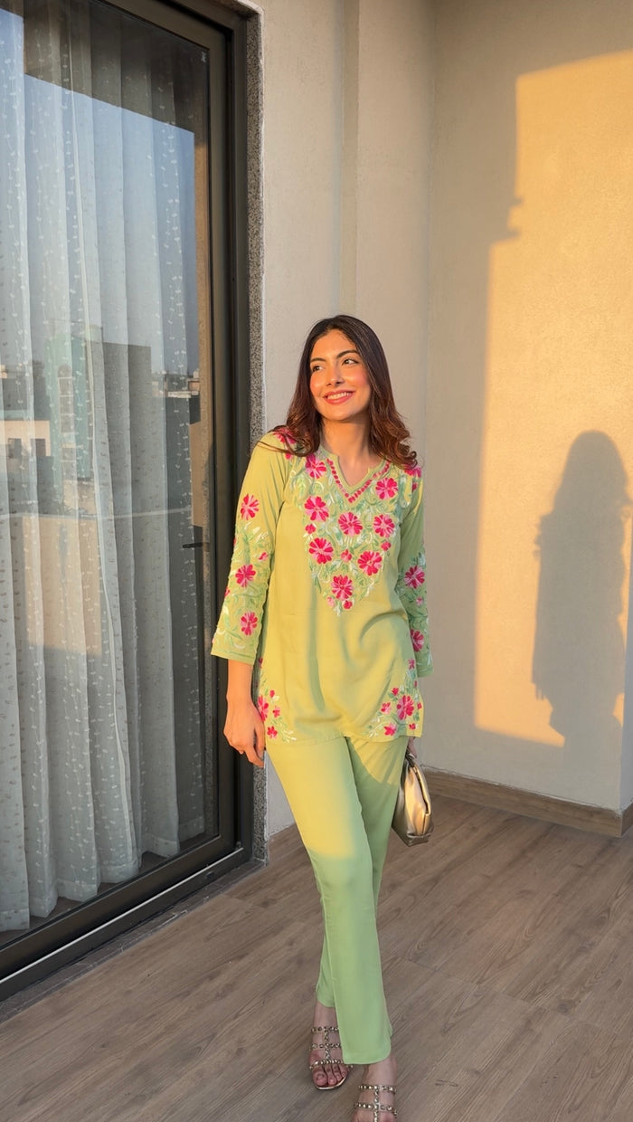 Taniya In Chikankari Embroidered Kurta in Rayon – Pista Green