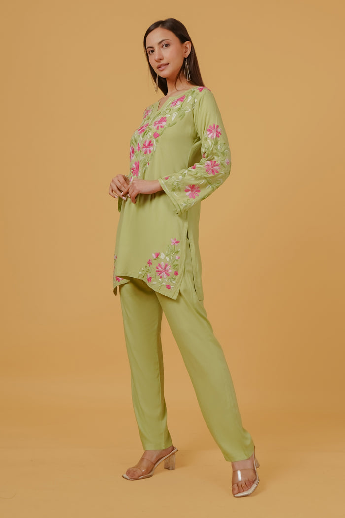 Taniya In Chikankari Embroidered Kurta in Rayon – Pista Green