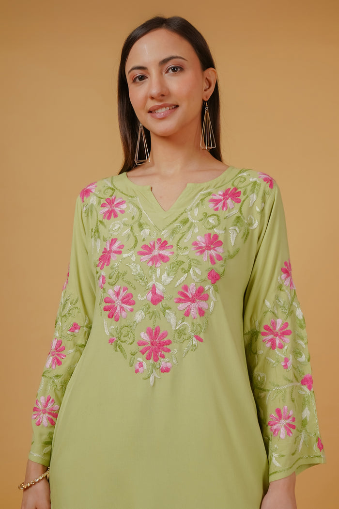 Taniya In Chikankari Embroidered Kurta in Rayon – Pista Green