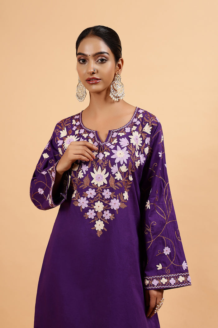 Taniya in Kashmiri Aari Embroidered Kurta Set with Farsi Pants - Purple