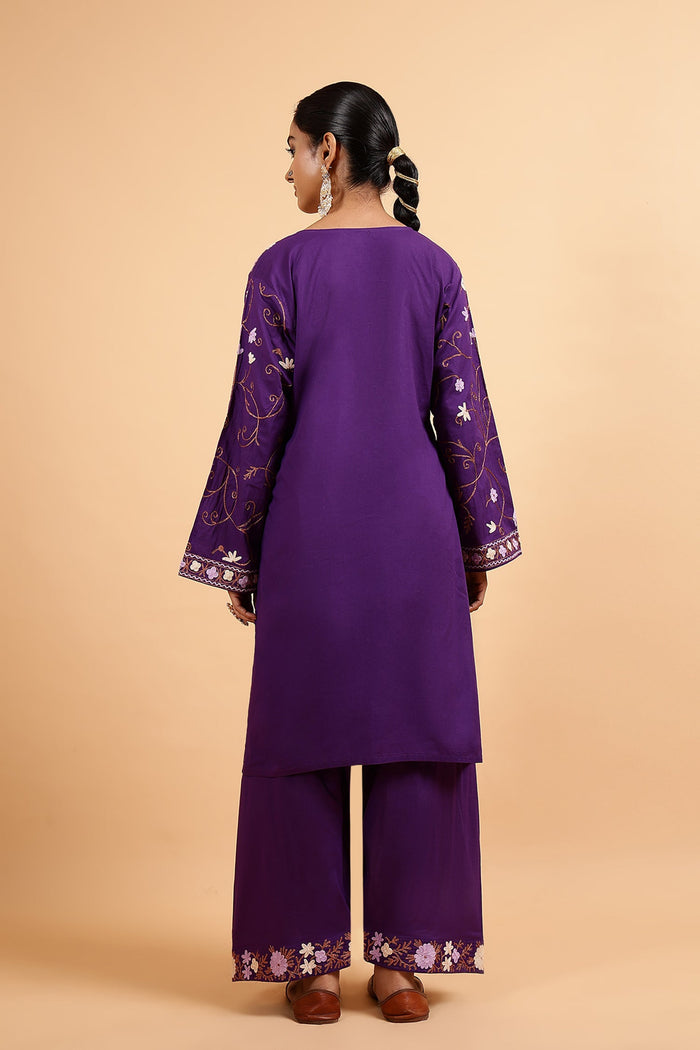 Taniya in Kashmiri Aari Embroidered Kurta Set with Farsi Pants - Purple