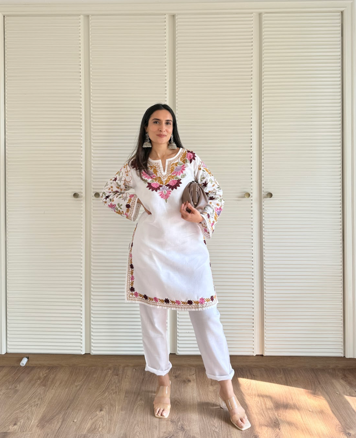 Urmi in Falak Kashmiri Kurta Set - White