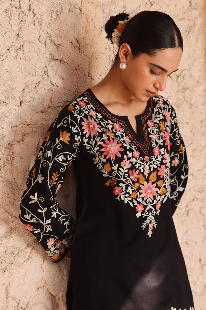 Woolen Kashmiri Aari Kurta Set – Black with Farsi Bottoms