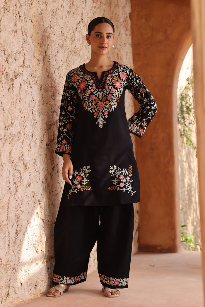 Woolen Kashmiri Aari Kurta Set – Black with Farsi Bottoms