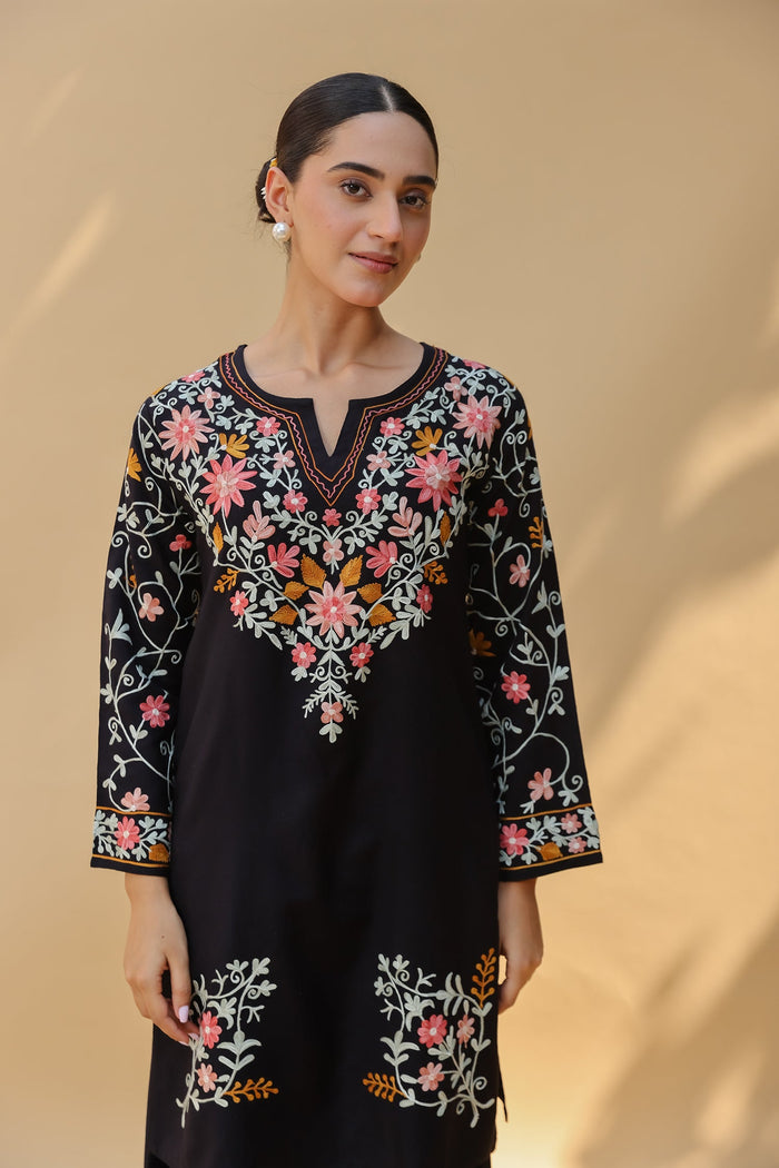 Woolen Kashmiri Aari Kurta Set – Black with Farsi Bottoms