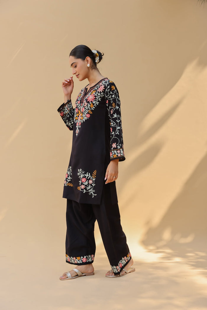 Woolen Kashmiri Aari Kurta Set – Black with Farsi Bottoms
