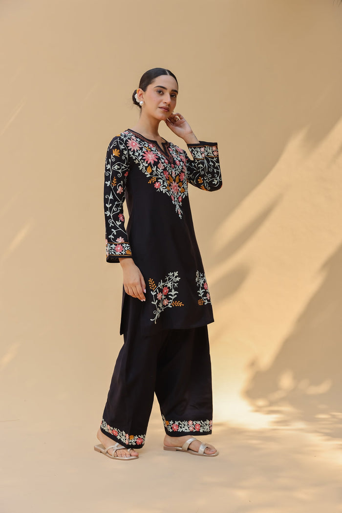 Woolen Kashmiri Aari Kurta Set – Black with Farsi Bottoms